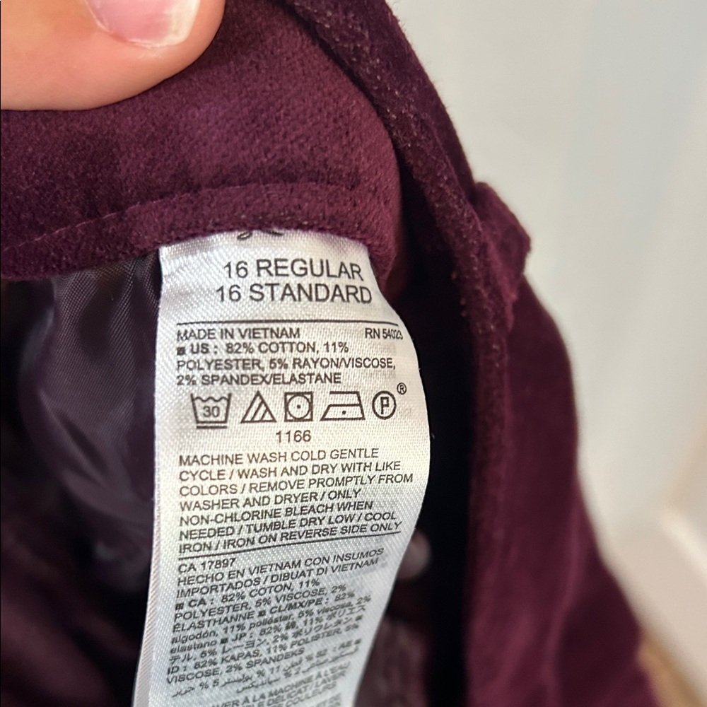 Old Navy Women's Burgundy Velvet Skinny Pants - Picture 5 of 5